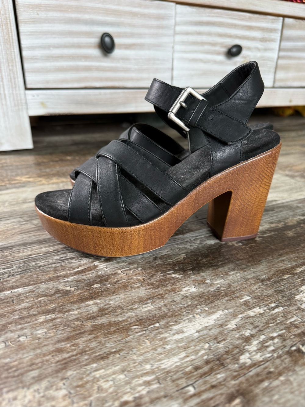 2 for $20 sale: Cliffs by white mountain black platform Astro heals - 7